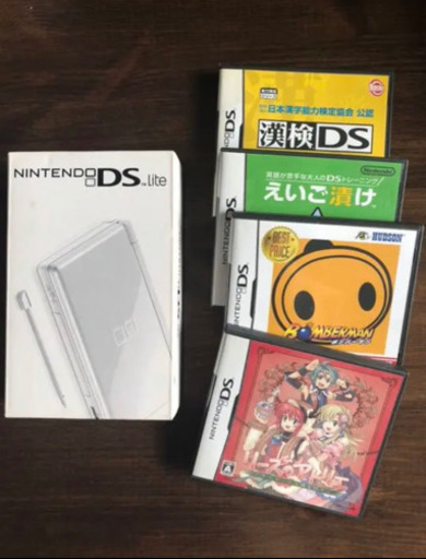 ニンテンドーDS lite 白 ハード\u0026ソフト4本セット