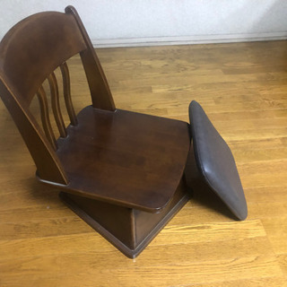 木製の椅子（回転式）クッション付き（2）こげ茶色