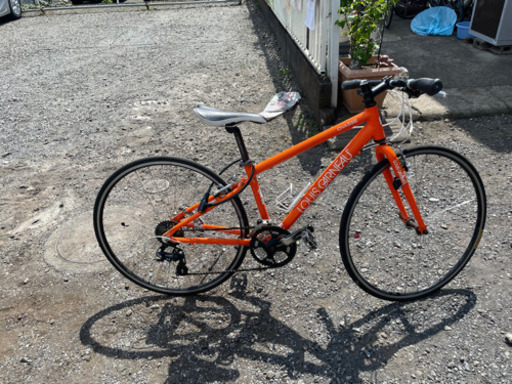 GIANT FORMA 27インチ新品チューブ、タイヤ縦置きスタンド・キャリア・泥除け・アブス鍵付き GIANT FORMA 27インチ新品チューブ、タイヤ縦置きスタンド・キャリア