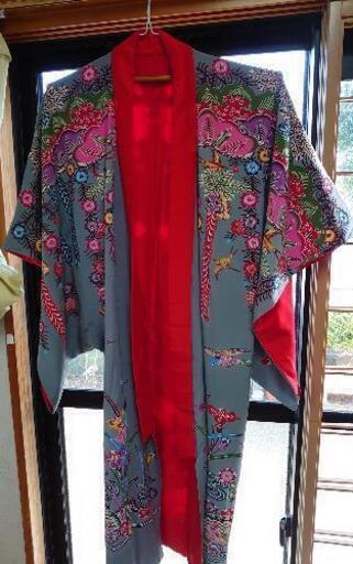 値引き。手縫い　琉球紅型　舞踊最高賞受けた時に母さんが着ました。