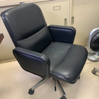 超お得早い者勝ち！15万越え→〇〇円！豪華なテーブルとイスのセット