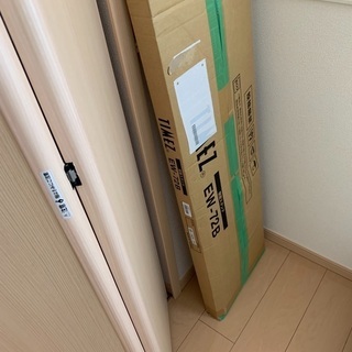 新品　工事不要テレビ用壁面スタンド　ブラック