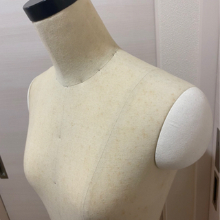 Sugino ボディ トルソー B83 W62 H87