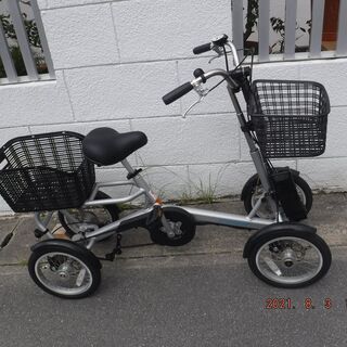 ４輪電動自転車