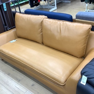 可愛らしいキャメルカラーのゆったり2人掛けソファー！ - 2人掛けソファ 