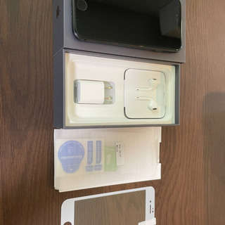 iPhone8 256GB SIMフリー 付属品と保護シート付き