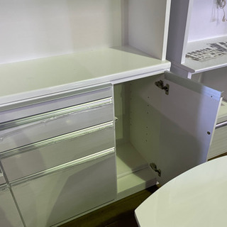 有名メーカー！食器棚！勝手に閉まる引き出し！49800円でどうでしょう?
