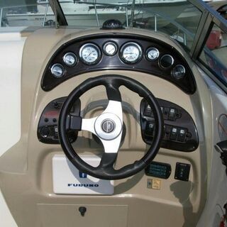 プレジャーモーターボートで、ダイビング、釣りなどでお楽しみください。