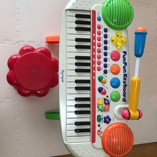 おもちゃのピアノ