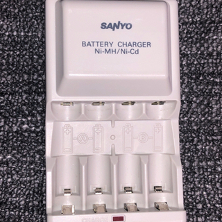 ニッケル水素電池・単３形、単４形兼用充電器 SANYO NC-M38