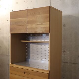 人気のunico(ウニコ)よりHUTTE(ヒュッテ)シリーズ のキッチンボード 