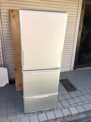 大型冷蔵庫　シャープ 350L ⁉️大阪市内配達設置無料。⭕️保証付き