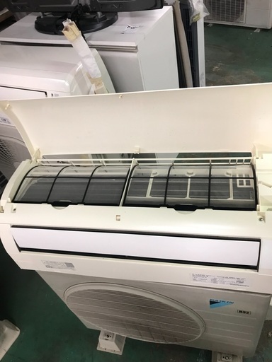 2016 Daikin 12 畳。 無料のエアコンの設置…