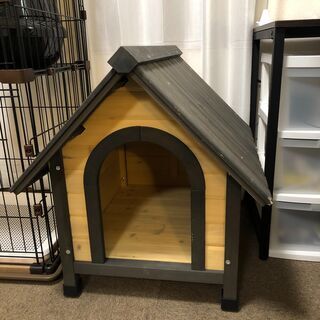 犬小屋とペットストローラー