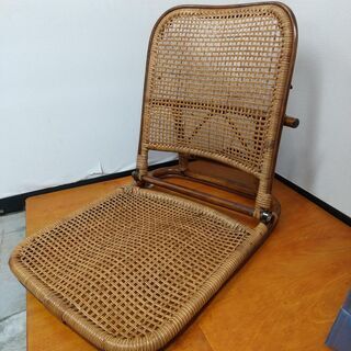 藤製の座椅子