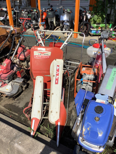 ヤンマー　稲刈り機　LB300 バインダー