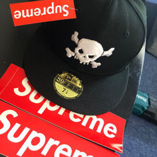 supremeの新品キャップ