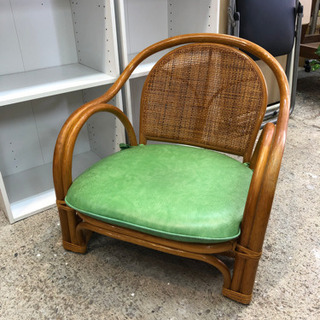 可愛い色の座椅子❗️籐チェア❣️