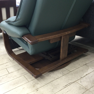 8/6 【✨座面,本革張り!無垢材使用！FUJI FUNITURE リクライニングチェア 定価287,280円✨ 】