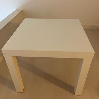 IKEAで購入　ラックサイドテーブル（ホワイト）差し上げます。タ...