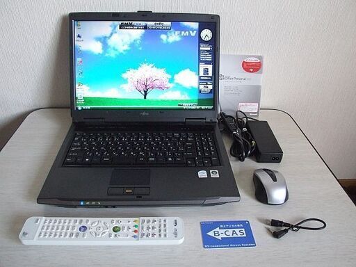 Fujitsu FMV-BIBLO NF75X/D ノートパソコン　Office Personal 2007付属　地デジ（3827）