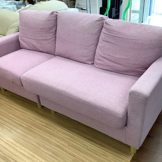ピンクの2人掛けソファのご紹介！