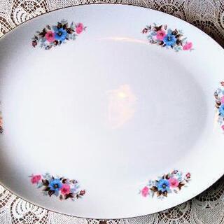 白い陶皿　花柄　大  Wide Plate with fl…