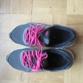 運動靴　asics サイズ24.5ｃｍ
