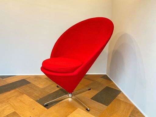 宇都宮でオシャレな家具を探すなら『オトワリバース！』コーンチェア CONE CHAIR リプロダクト レッド USED家具 中古品①