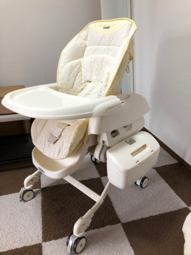 コンビ　ネムリラ オートスイング　ハイローチェア