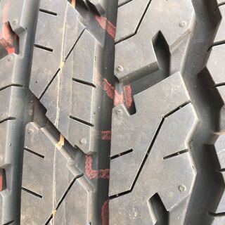 ハイラックス 純正 アルミ ホイール タイヤ バリ山 数キロのみ使用