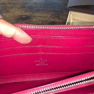 LOUIS VUITTON エピ　ジッピーウォレット　財布
