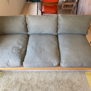 アデペシュ　ソロ　三人掛けソファ