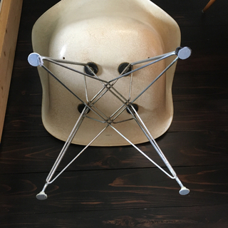 イームズ　アームシェルチェア