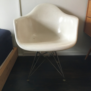 イームズ　アームシェルチェア