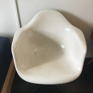 イームズ　アームシェルチェア