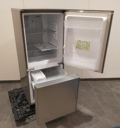 □取引決定済□美品□シャープ ガラスドア採用 プラズマクラスター搭載