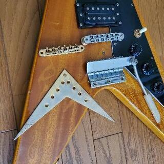 Epiphone/gibson フライングv コリーナ バイブローラ ジャンク手渡し
