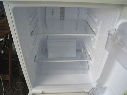 ☆ SHARP 137リットル 2ドア冷蔵庫 SJ-D14B-W ホワイト 2016年製