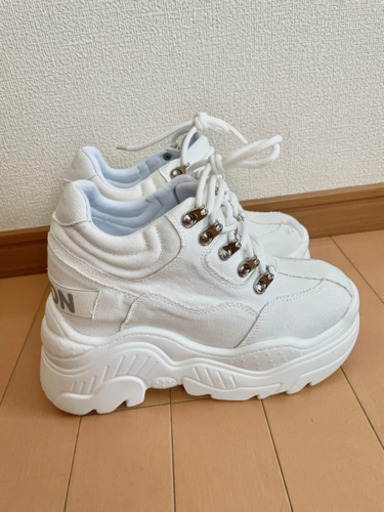 shaonの厚底スニーカー