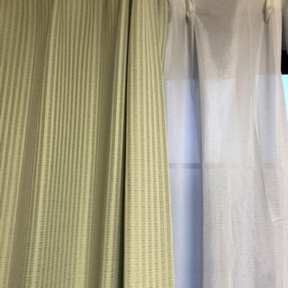 ニトリのカーテン(縦ストライプグリーン)130×140