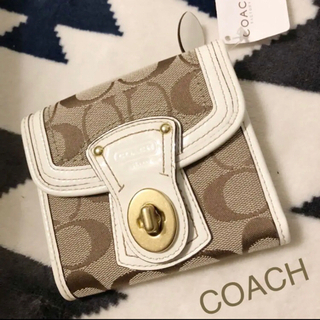 新品タグ付きCOACH コーチ 二つ折り財布F41956