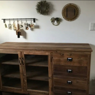 ナチュリエスタジオ　ノットアンティークス　クラッシュゲート　食器棚