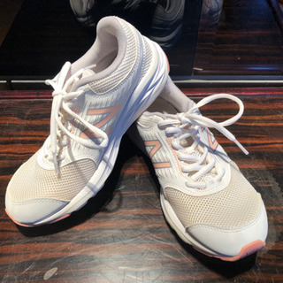 🔆 運動靴…ニューバランス(23.0cm)
