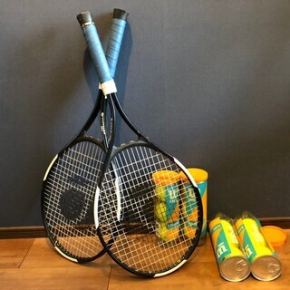 【ネット決済】【値下げしました！】テニスラケット２本、ウィルソン...