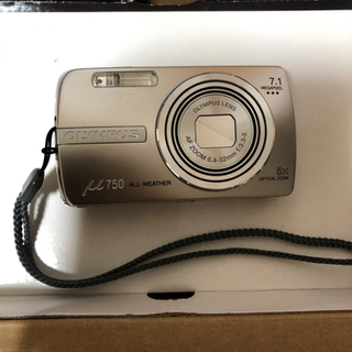 オリンパス　コンパクトデジタルカメラ　μ750