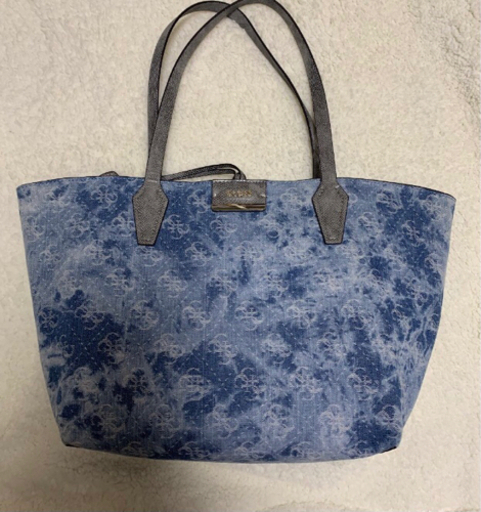 GUESS トートバッグ