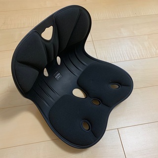 カーブルチェア Curble Chair 骨盤サポートチェア