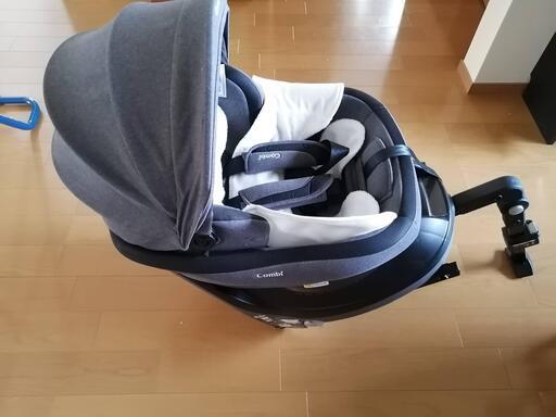 お話中　チャイルドシート（コンビ、クルムーヴ スマート ISOFIX）