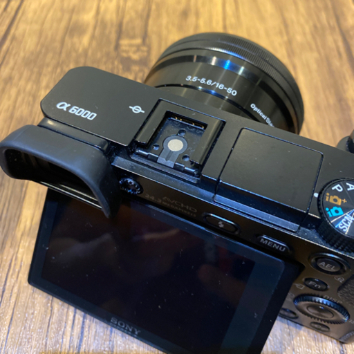 SONY α6000 　SEL16f28付き　バッテリー3個付き